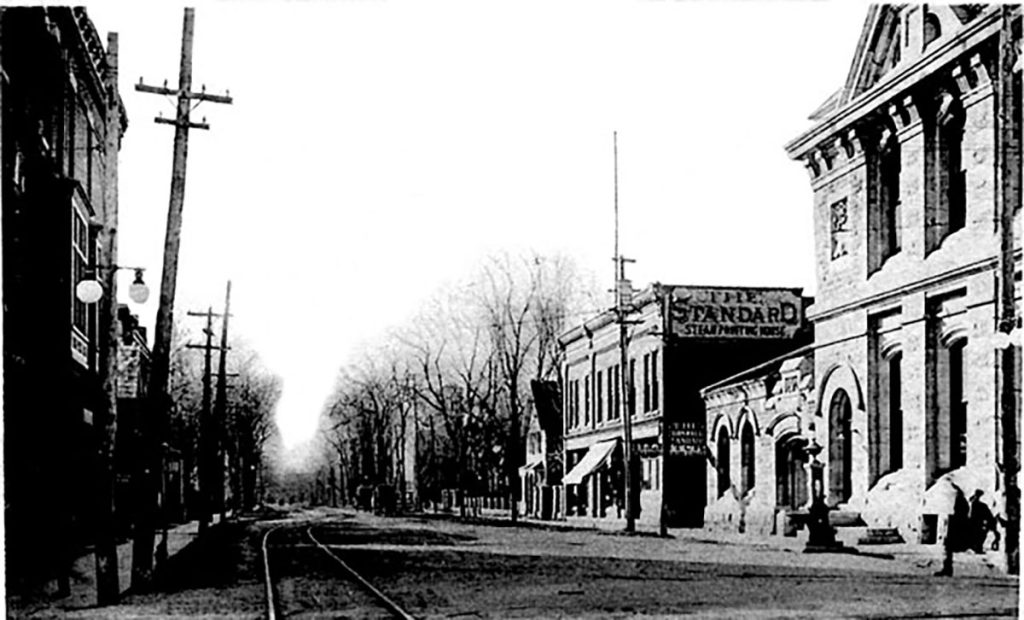 Cornwall Community Museum and Archives, Cornwall, Ontario, Canada, St. Lawrence River, Temporary Exhibits, Fading of Incandescent Light, Street View